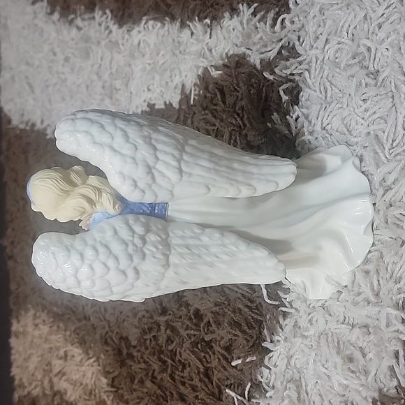 Cartes Carlton Cards musical ANGEL figurine Oh Holy Night very good condition - Picture 4 of 6